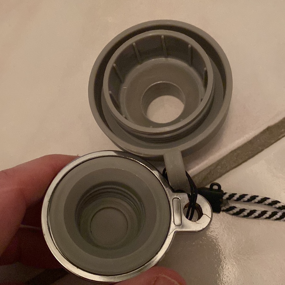 SOLD SOLD❤️Stainless Steel Water Bottles With Loop To Carry! - Picture 4 of 5